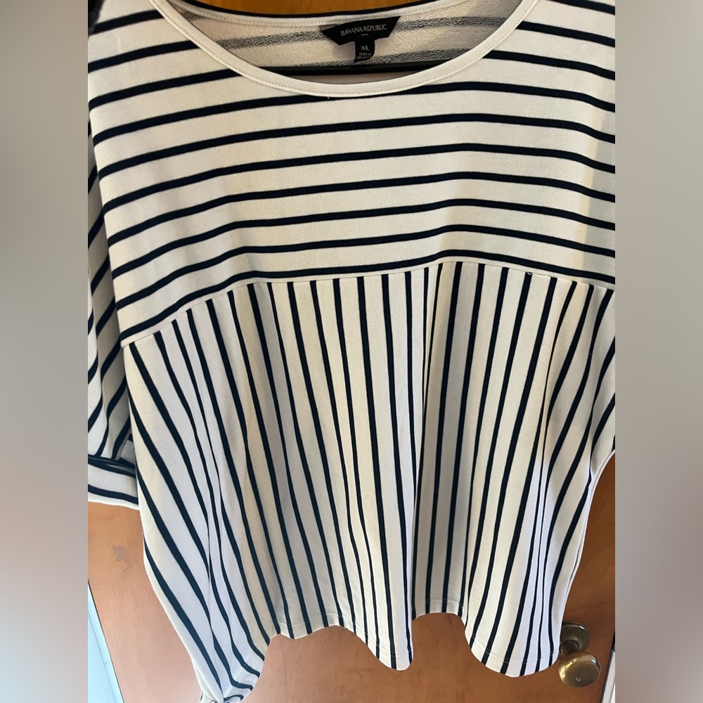 Never Worn, no tags. Banana Republic Factory Short Sleeve Shirt - Size XL